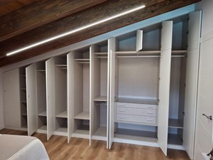 Cómo conseguir un 20 % de descuento en tu próximo armario de madera