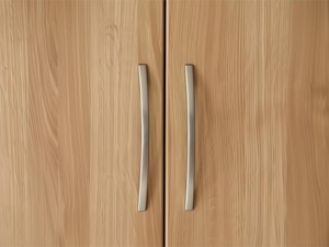 ¿Cómo elegir las manillas y tiradores perfectos para las puertas de tu armario?