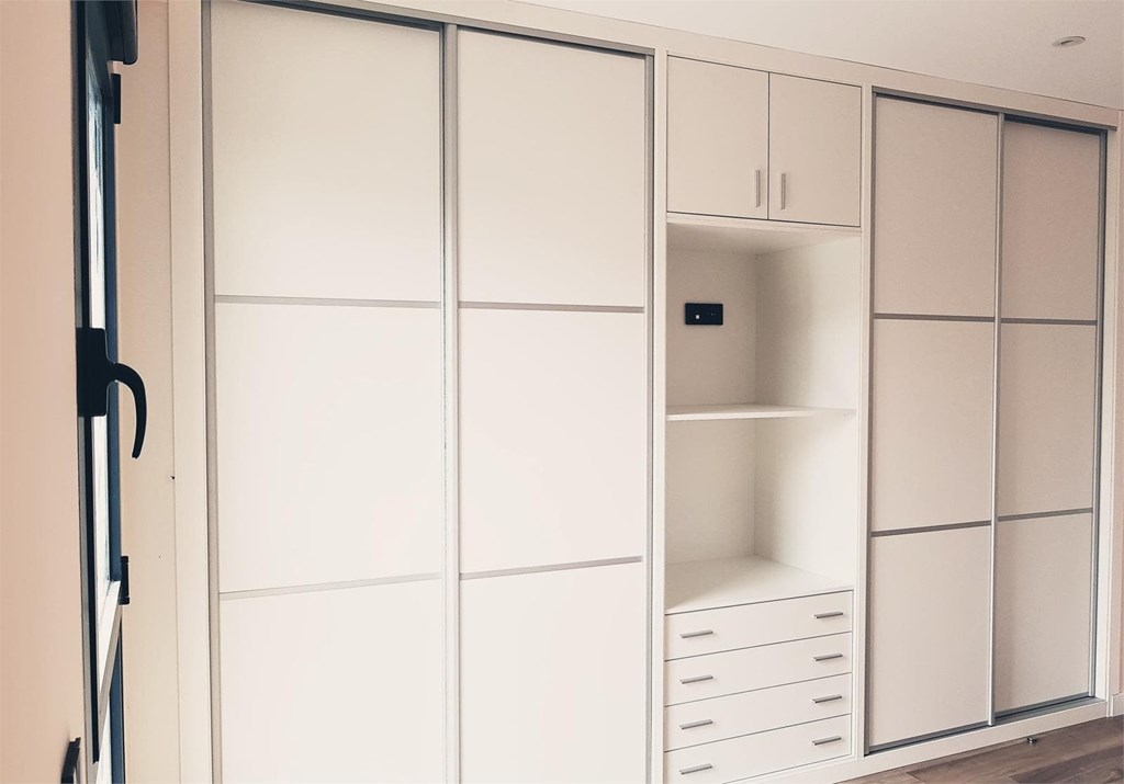 ¿Cuáles son las claves para conseguir un vestidor moderno?